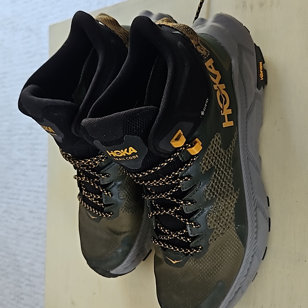 Hoka gortex Kaha 2 hiking boots mens size 10.5
